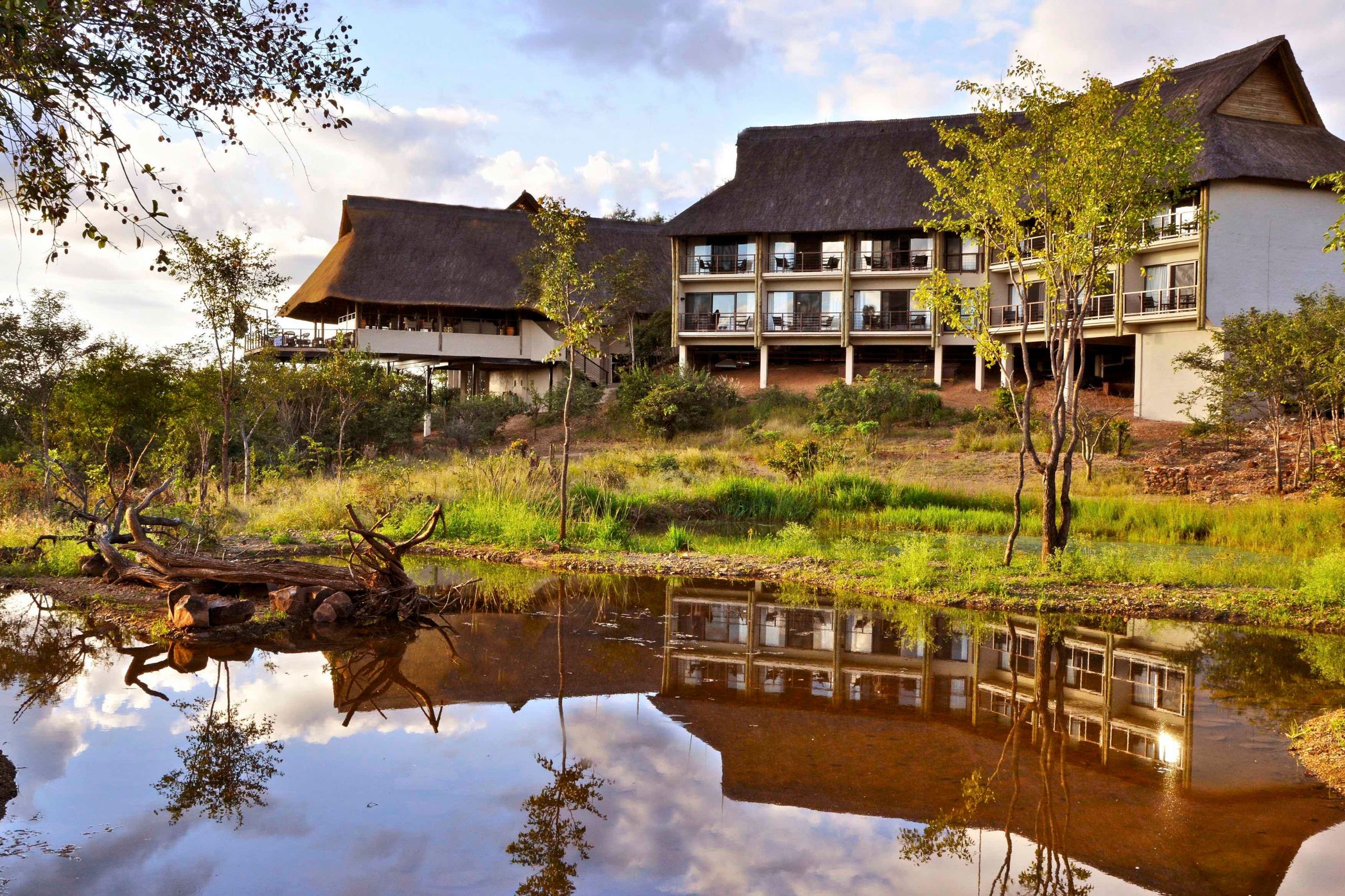 Victoria Falls Safari Club — foto principale